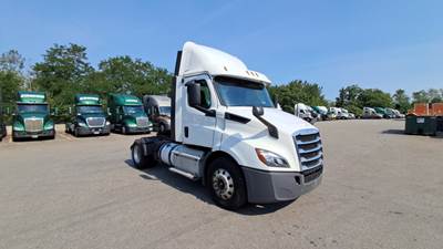 Freightliner Cascadia Single Axle Day Cab Truck - Detroit, Automatic