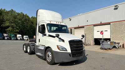Freightliner Cascadia Day Cab Truck - Detroit, Automatic