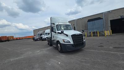 Freightliner Cascadia Day Cab Truck - Detroit, Automatic, MirrorEye Equipped