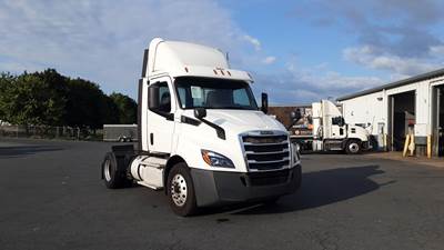 Freightliner Cascadia Single Axle Day Cab Truck - Detroit, Automatic