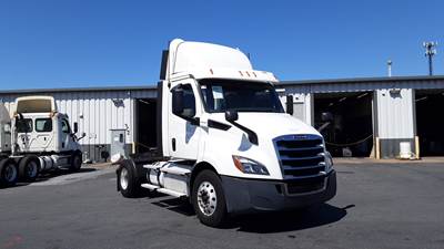 Freightliner Cascadia Single Axle Day Cab Truck - Detroit, Automatic