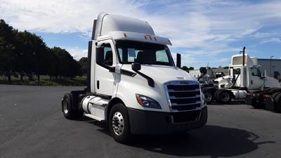 Freightliner Cascadia Single Axle Day Cab Truck - Detroit, Automatic