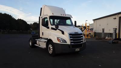 Freightliner Cascadia Single Axle Day Cab Truck - Detroit, Automatic