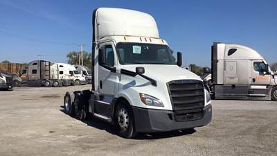 Freightliner Cascadia Day Cab Truck - Detroit, Automatic