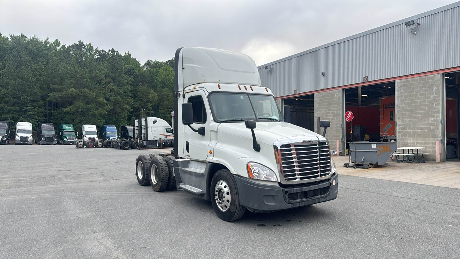 2018 Freightliner day cab semi-truck