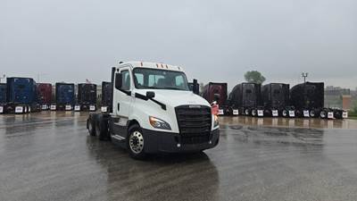 Freightliner Day Cab Truck - Detroit, Automatic