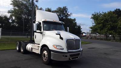 International LT Day Cab Truck - Cummins X15, Automatic