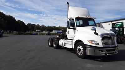 International LT Day Cab Truck - Cummins X15, Automatic