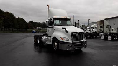 International LT Day Cab Truck - Cummins X15, Automatic