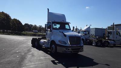 International LT Day Cab Truck - Cummins X15, Automatic