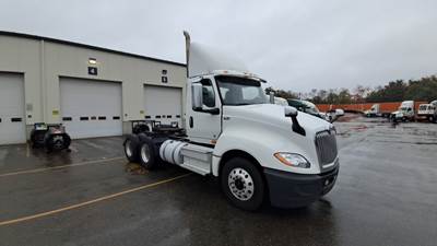 International LT Day Cab Truck - Cummins X15, Automatic