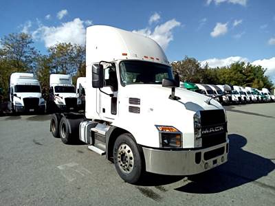 Mack Anthem Day Cab Truck - Mack MP7, Automatic