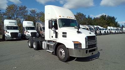 Mack Anthem Day Cab Truck - Mack MP7, Automatic
