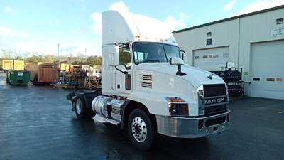 Mack Anthem Single Axle Day Cab Truck - MP7, Automatic