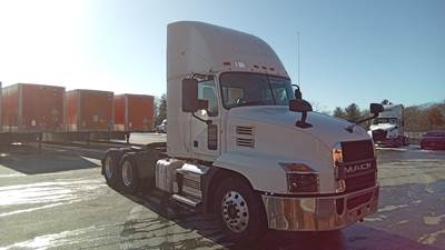 Mack Anthem Day Cab Truck - Mack MP7, Automatic