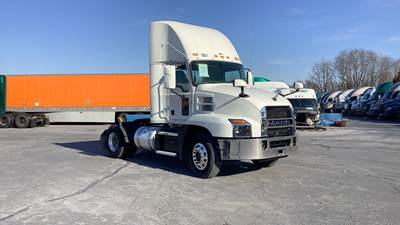 Mack Anthem Day Cab Truck - Mack MP7, Automatic