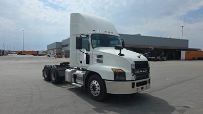Mack Anthem Day Cab Truck - Mack MP7, Automatic