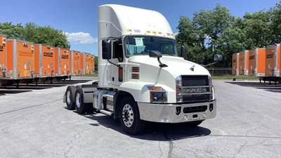 Mack Anthem Day Cab Truck - Mack MP7, Automatic