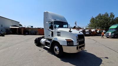 Mack Anthem Single Axle Day Cab Truck - Mack MP7, Automatic
