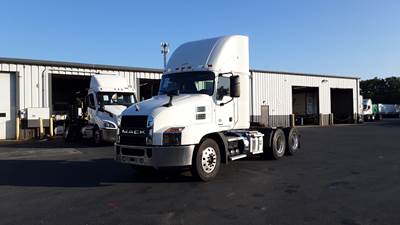 Mack Anthem Day Cab Truck - Mack MP7, Automatic