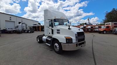 Mack Anthem Single Axle Day Cab Truck - Mack MP7, Automatic