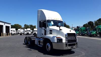 Mack Anthem Day Cab Truck - Mack MP7, Automatic