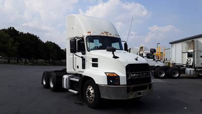 Mack Anthem Day Cab Truck - Mack MP7, Automatic