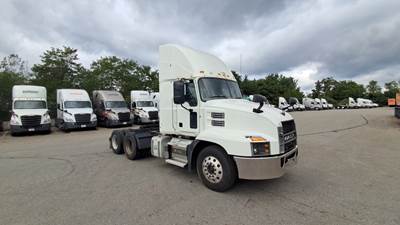 Mack Anthem Day Cab Truck - Mack MP7, Automatic