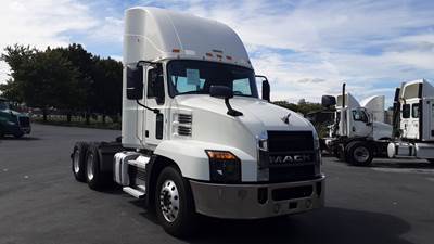 Mack Anthem Day Cab Truck - MP7, Automatic