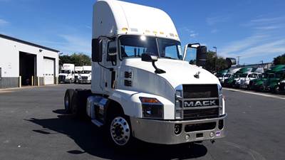 Mack Anthem Day Cab Truck - MP7, Automatic