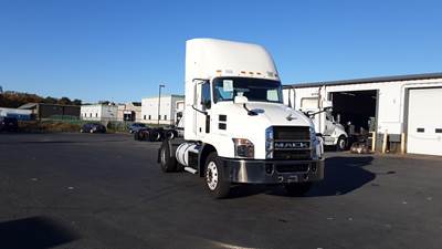 Mack Anthem Single Axle Day Cab Truck - Mack MP7, Automatic