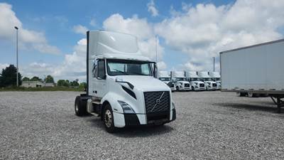 Volvo VNL300 Single Axle Day Cab Truck - Volvo D-13, Automatic