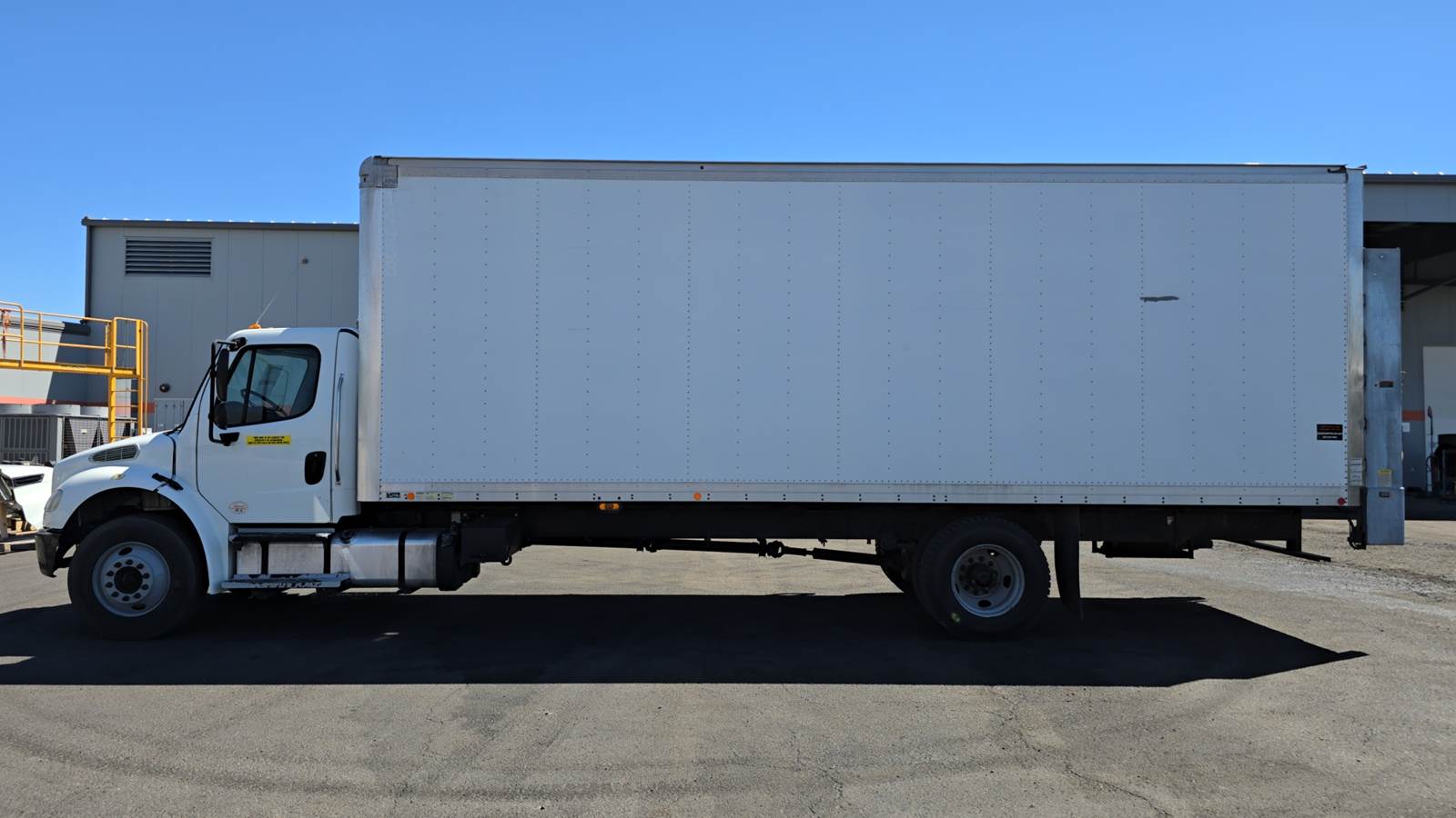2016 Freightliner M2 Box Truck w/ Liftgate For Sale - Phoenix, AZ 