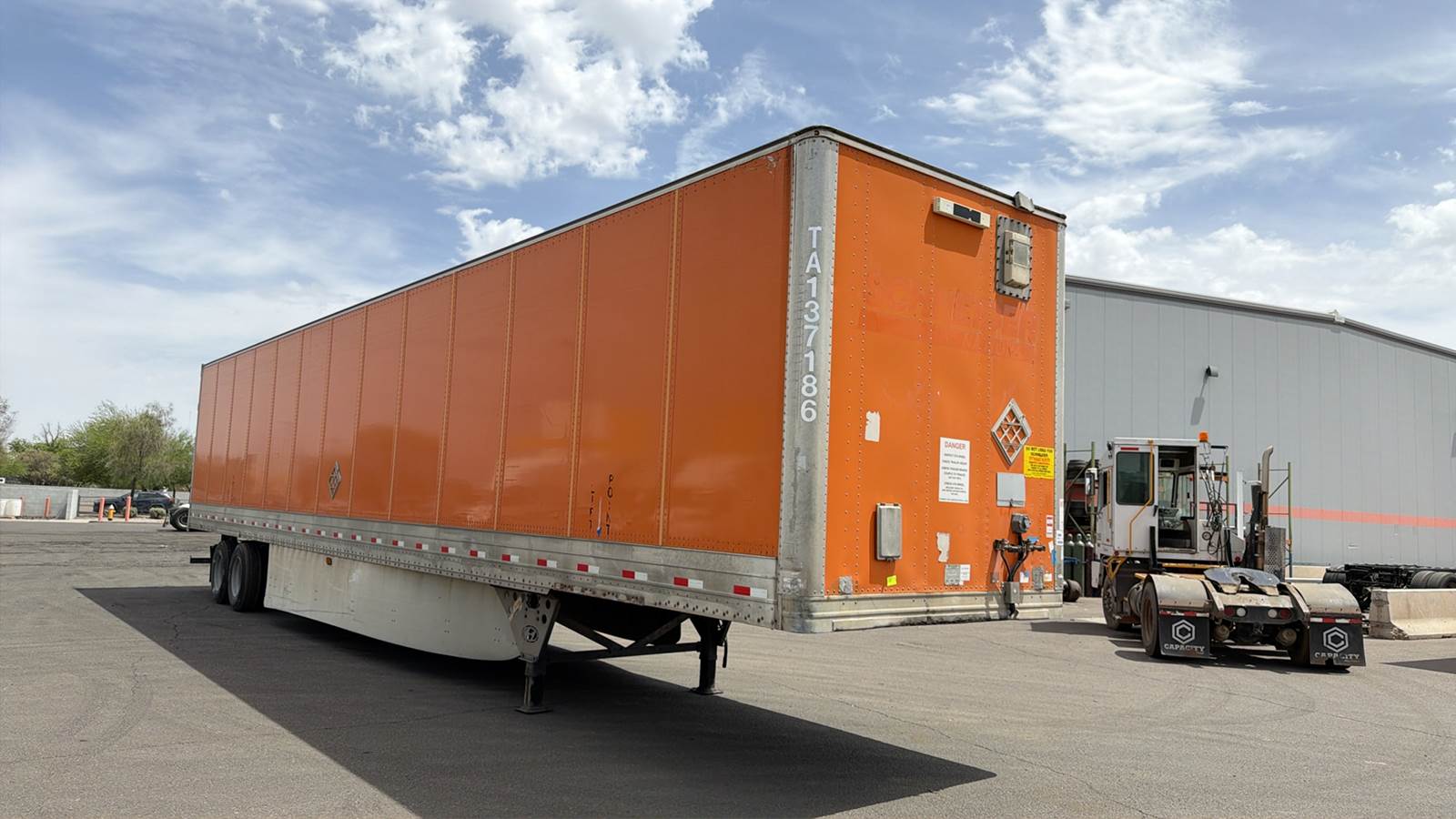 2012 Hyundai dry van trailer