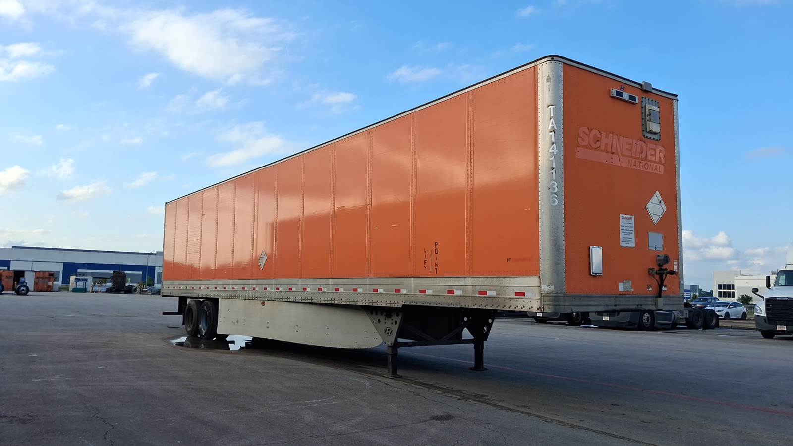 2013 Hyundai dry van trailer