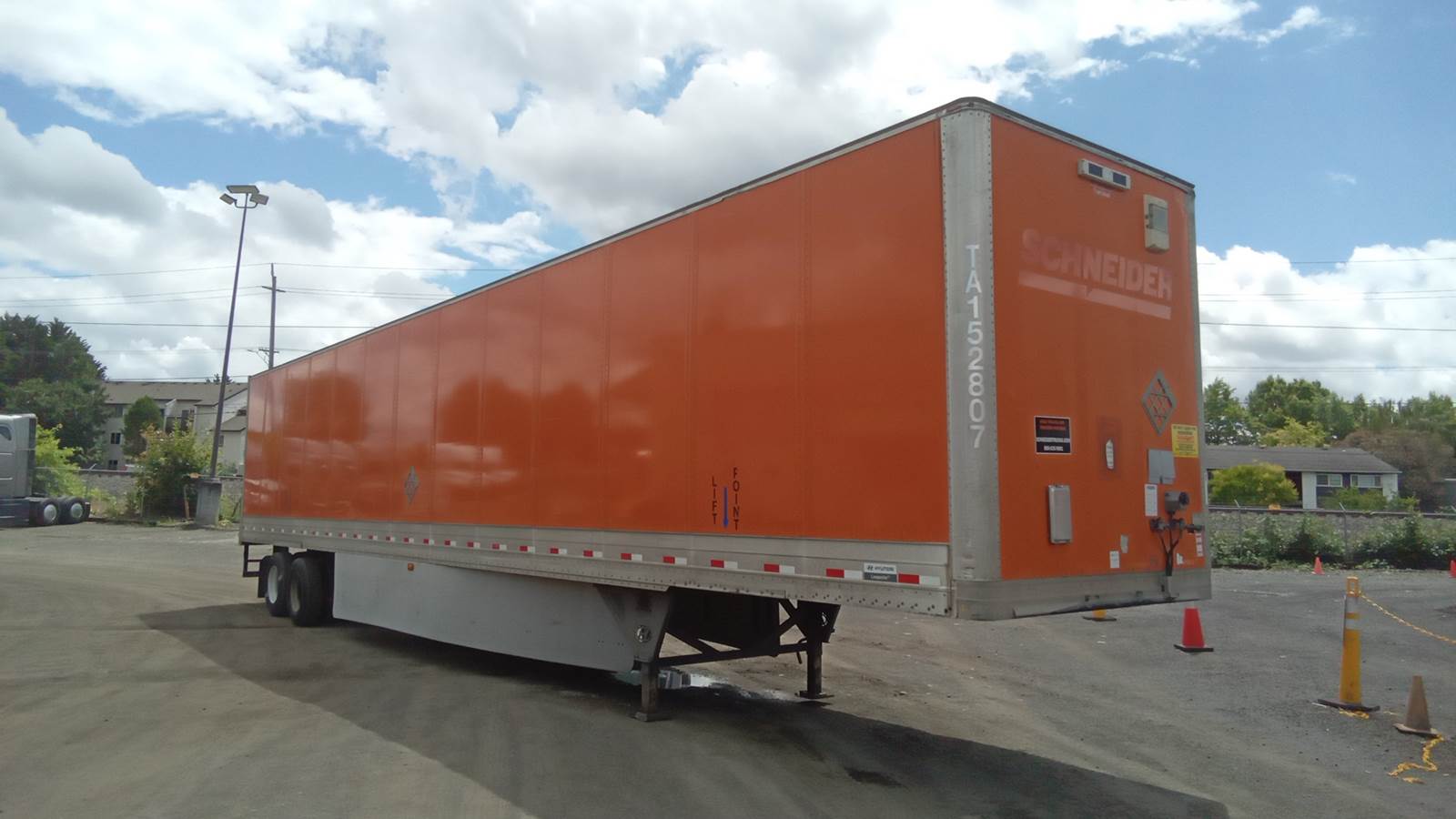 2015 Hyundai dry van trailer