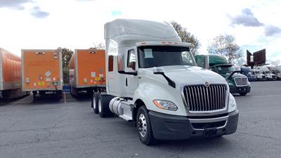 International LT - 73" Hi Rise Sleeper, International A26, Automatic