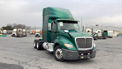 International LT - 56" Hi Rise Single Bunk Sleeper, International A26, Automatic