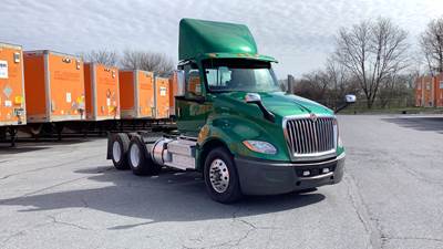 International LT Day Cab Truck - International A26, Automatic