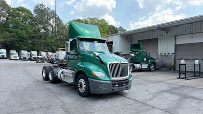 International LT Day Cab Truck - International A26, Automatic