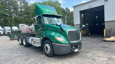International LT Day Cab Truck - International A26, Automatic