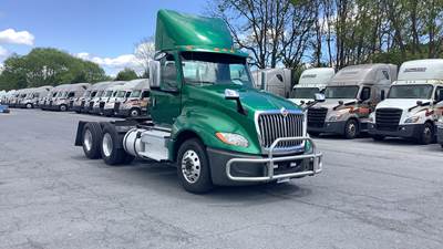 International LT Day Cab Truck - International A26, Automatic