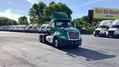 International LT Day Cab Truck - International A26, Automatic