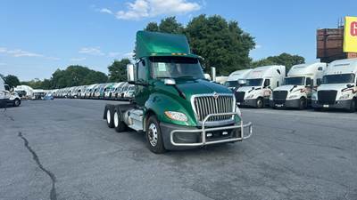 International LT Day Cab Truck - International A26, Automatic