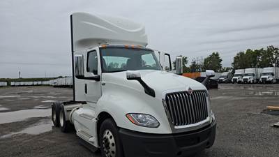 International LT Day Cab Truck - International A26, Automatic
