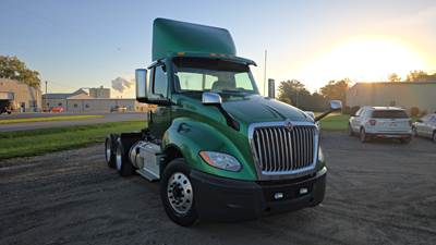 International LT Day Cab Truck - International A26, Automatic