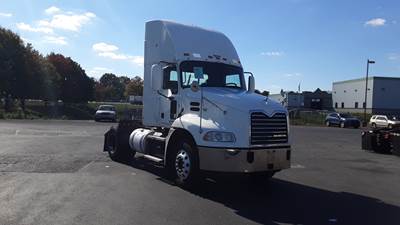 Mack CXU (PINNACLE) Single Axle Day Cab Truck - MP7, Automatic