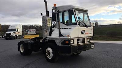 Ottawa T2 Yard Spotter Truck - Cummins, Automatic