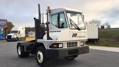 Ottawa T2 Yard Spotter Truck - Cummins, Automatic