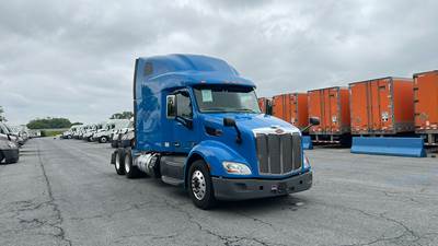 Peterbilt 579 - 80" Raised Roof Double Bunk Sleeper, Paccar, Automatic, Premium 00 Spec with TriPac